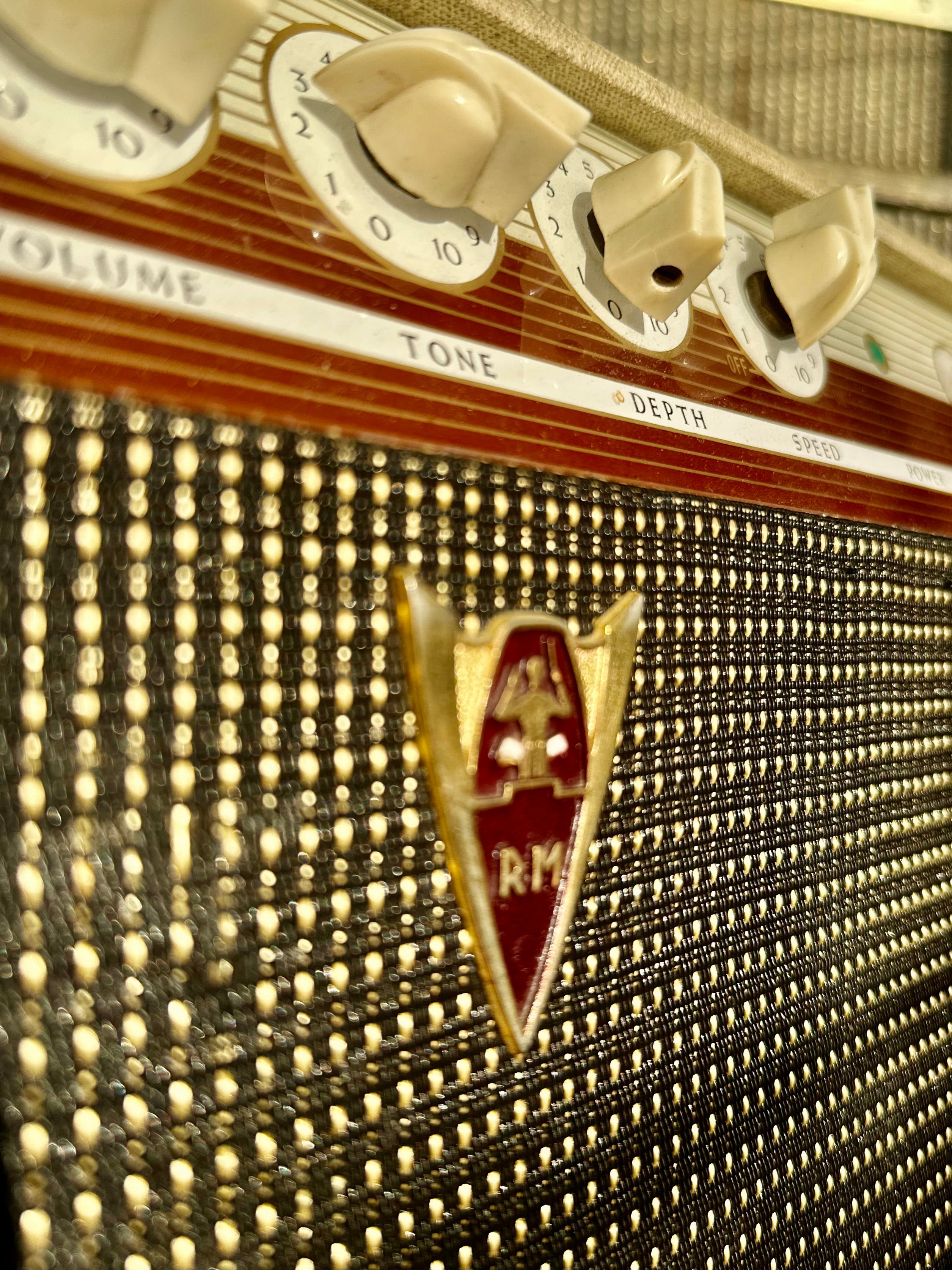 Goldentone | 1758 | Universal | 12 Watt Combo | Single 12” | 1964 | Re-Conditioned | Vintage Goldentone | 1758 | Universal | 12 Watt Combo | Single 12” | 1964 | Re-Conditioned | Vintage